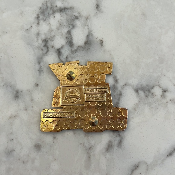 Toy Story Land Pin - Picture 2 of 2